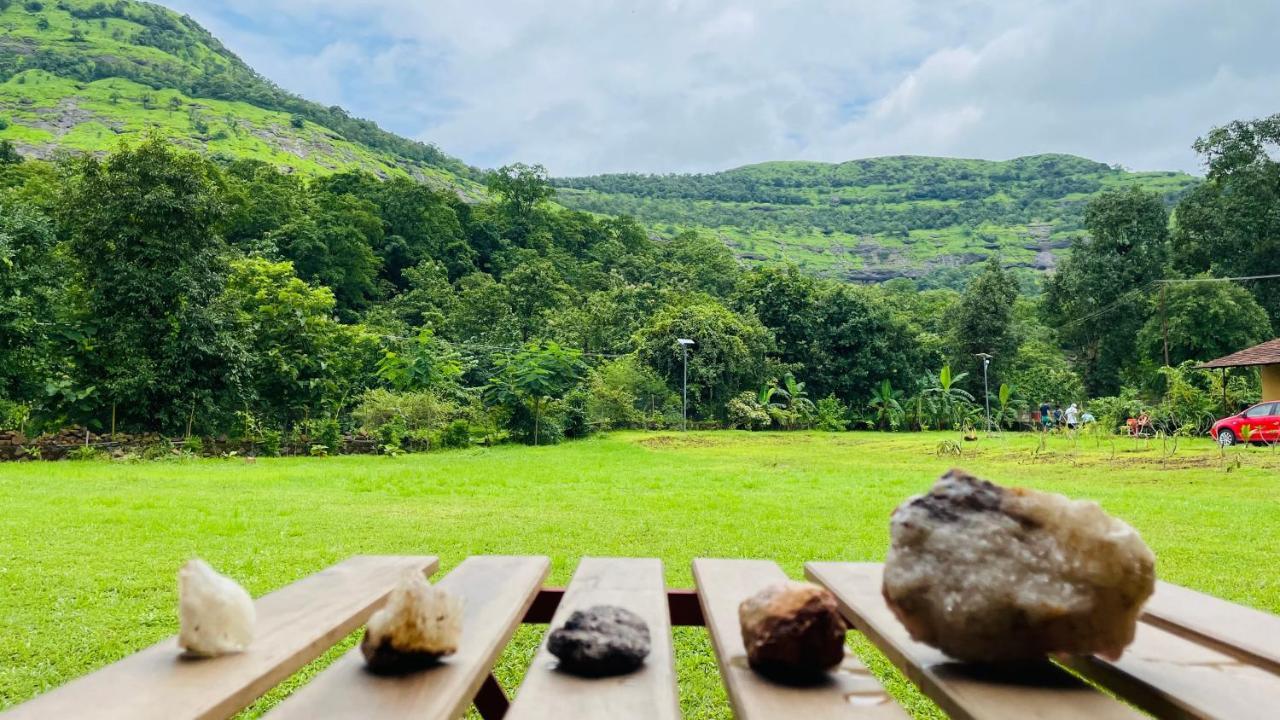 Vila King'S Landing Karjat Exteriér fotografie